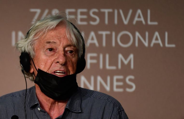 Paul Verhoeven bij de persconferentie voor zijn film Benedetta tijdens het 74ste Filmfestival van Cannes in juli van dit jaar. Beeld EPA