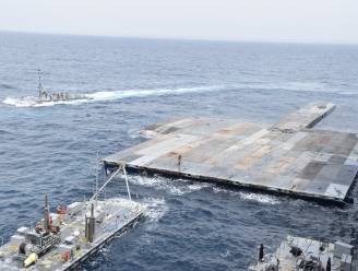Amerikaans leger voltooit aanleg drijvende pier om hulpgoederen te leveren aan Gaza