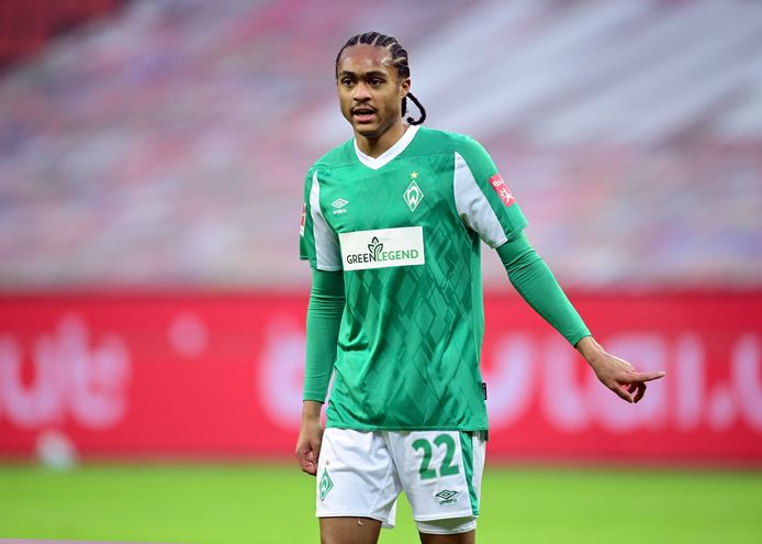 Tahith Chong in het shirt van Werder Bremen.
