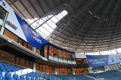 Une partie du toit de la Ghelamco Arena arrachée, le match Gand-Seraing remis