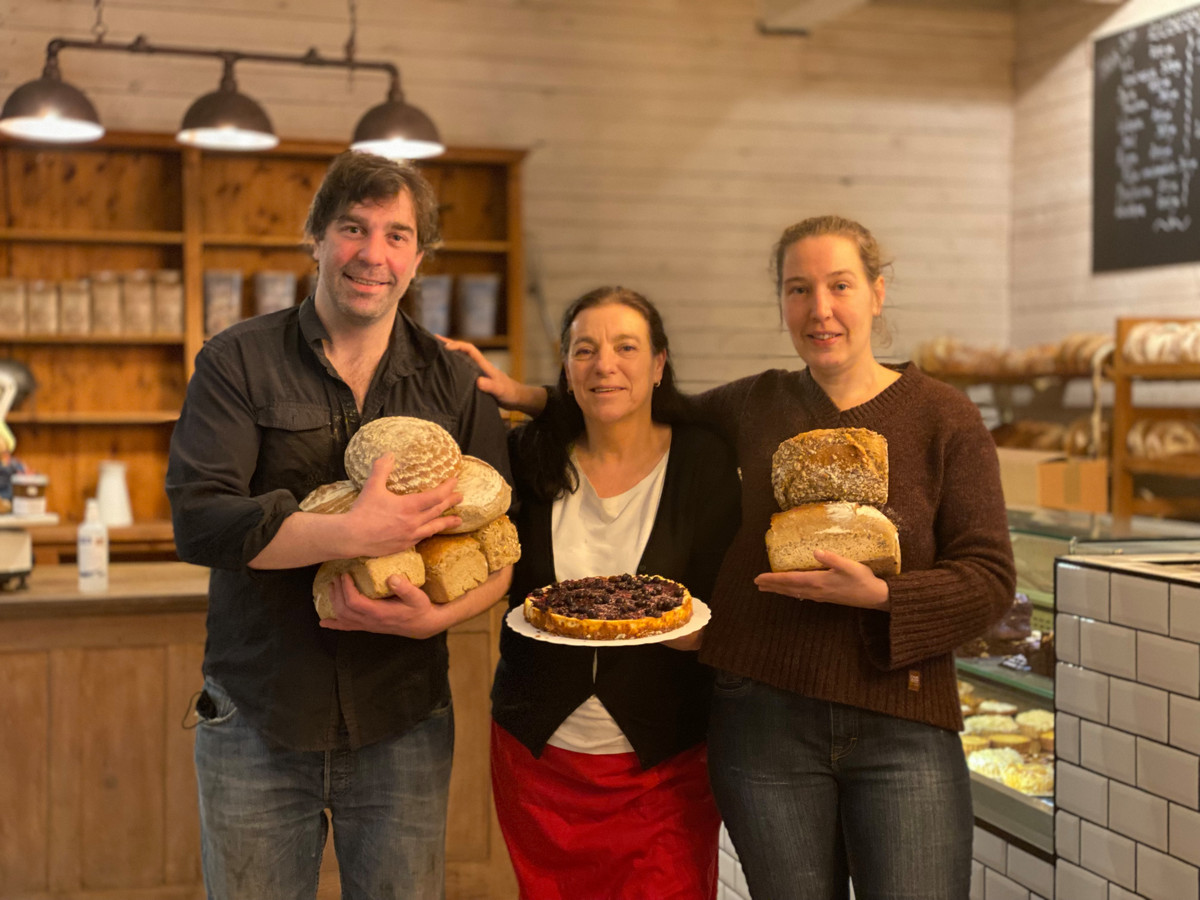 barsten Pionier Mens Nieuwe bakkerij geopend in Lange Violettestraat: “Al het graan waar we mee  werken komt van Vlaamse bodem” | Foto | pzc.nl