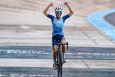 Historische zege: Deignan wint allereerste Parijs-Roubaix voor vrouwen na lange solo