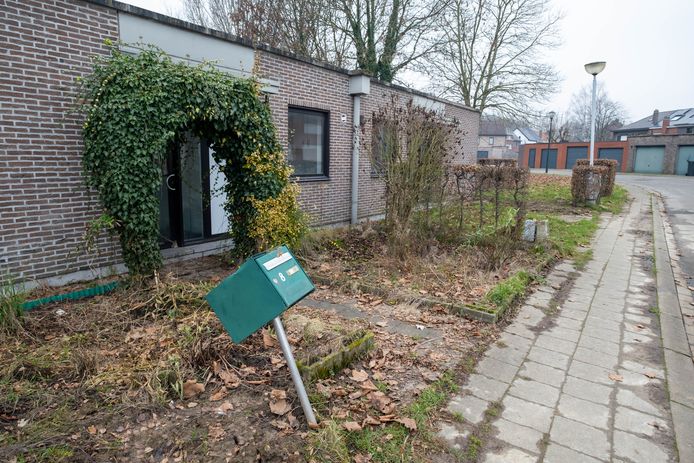 De leegstaande ouderenwoningen in de straat De Kozak worden vervangen door sociale nieuwbouwappartementen