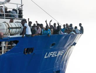 Francken: "België neemt maximum vijftien migranten van reddingsschip Lifeline op"