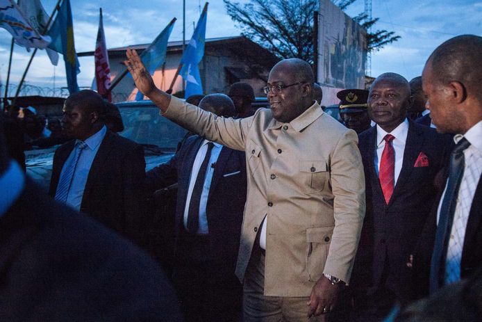 President Felix Tshisekedi is sinds zondag in de Kivuregio. Het staatshoofd besliste reddingsboeien te verplichten voor de passagiers van boten op het Kivumeer.