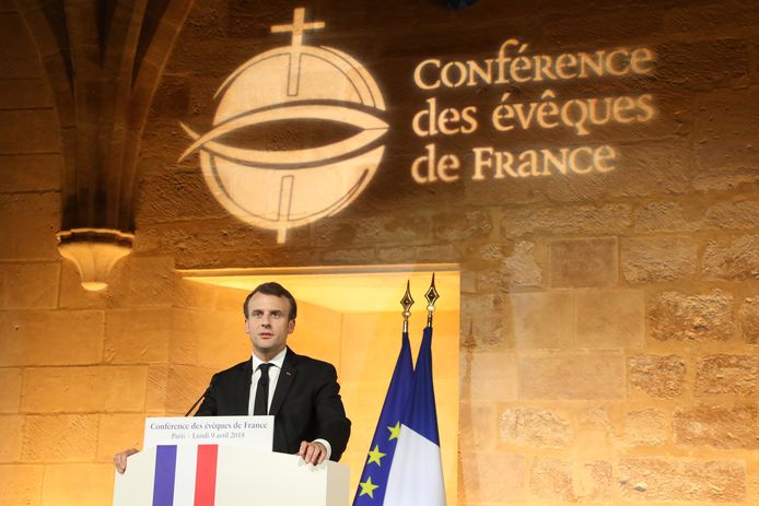 Macron tijdens zijn omstreden toespraak bij de bisschoppenconferentie in Parijs, gisteravond.