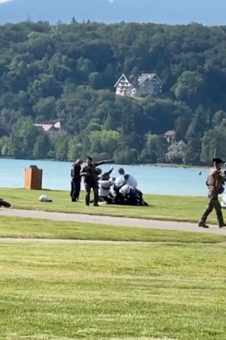 Attaque au couteau à Annecy: les images de l’interpellation de l’assaillant 