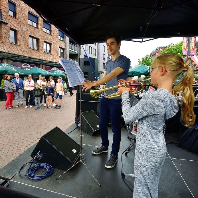 Jong muzikaal talent in actie in Etten-Leur.