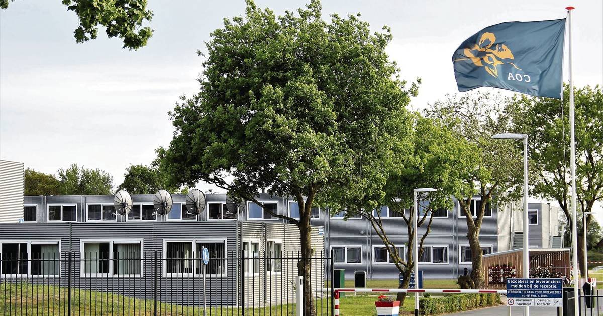 Hardenberg onderzoekt of azc vijf jaar langer open mag blijven