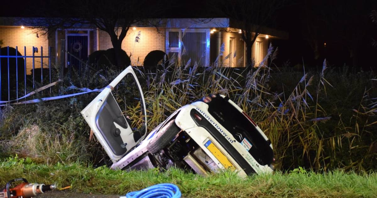 Bestuurder zwaar gewond bij eenzijdig ongeval Moerkapelle.