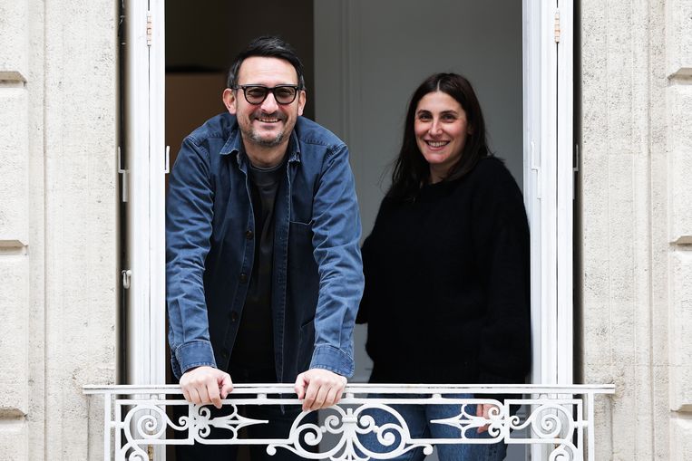 Anna De Pindray en Francis Boursin in hun huis in Bordeaux.  Beeld Thibaud Moritz