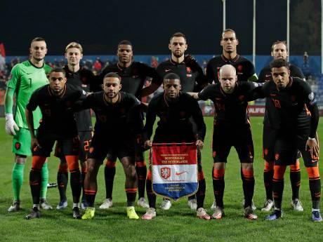 Voor welke spelers moet Louis van Gaal in beslissende kraker kiezen? Stel jouw favoriete Oranje samen!