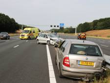 Ongeluk tussen 2 auto’s op A1 bij Holten: twee rijstroken dicht