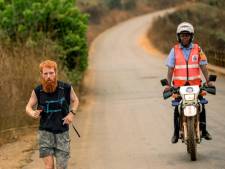 Russ loopt als eerste mens gehele lengte van Afrika: ‘Dacht dat ik verscheurd en opgegeten zou worden’