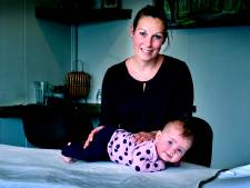 Doorslapen én een flinke poepluier na een workshop babymassage: ‘Soms heb je hopeloze gevallen’