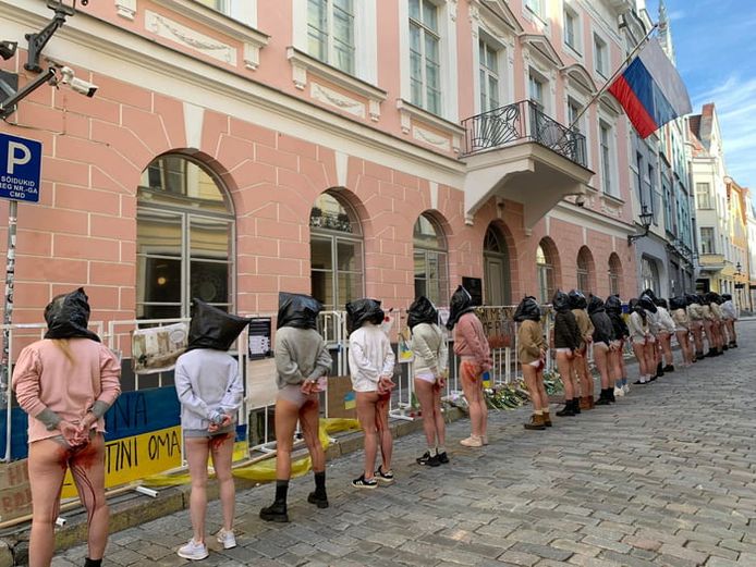 Topless German Women Protest Russian Gas