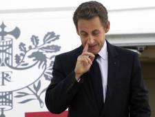 Sarkozy promet de défendre l'euro