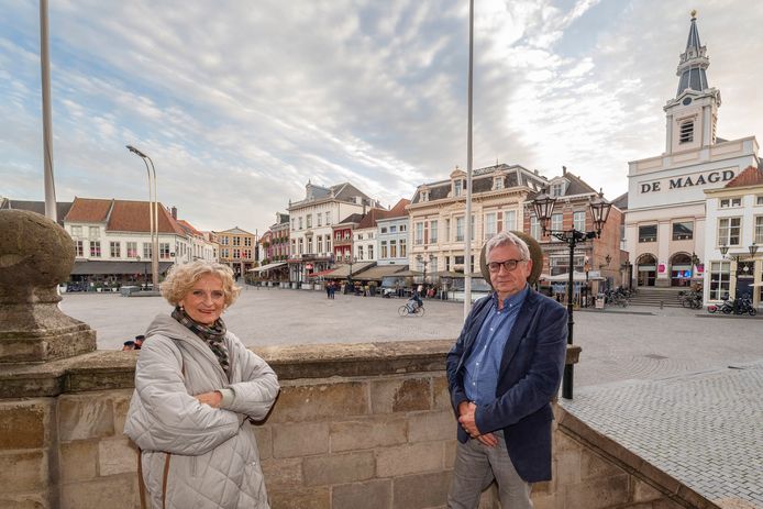 Margareth Koevoets neemt bij Stichting Bergse Stadsgidsen (SBM) het stokje over van voorzitter Ad Segers.