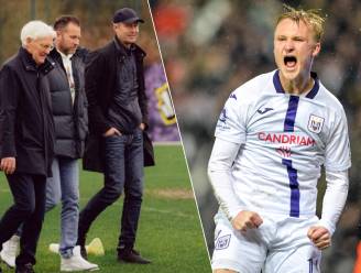 Deens bondscoach Hjulmand spreekt met z’n internationals op Neerpede: “Ik heb Dolberg Van Dijk zien aftroeven, als spits is hij totaalpakket”