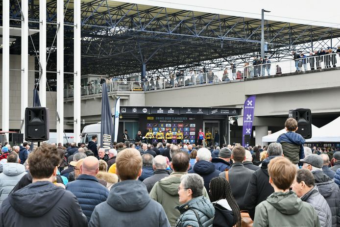 Dwars door Vlaanderen: start in Roeselare.