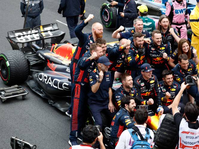 Verstappen wint GP van Monaco met overschot na kletsnat slot, frustrerende namiddag voor ploeggenoot Pérez