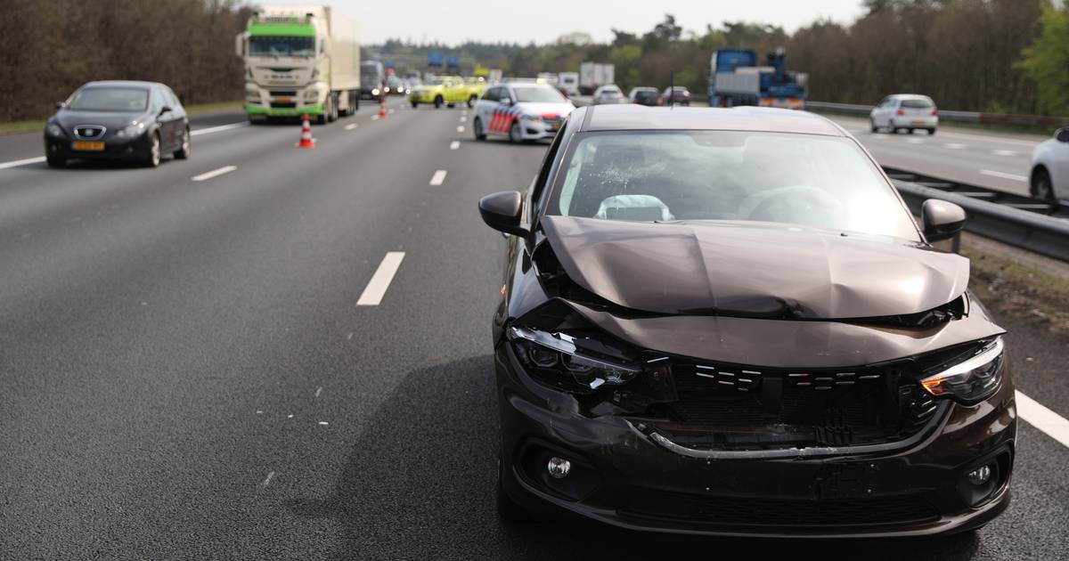Fikse file door kettingbotsing op A12 bij Arnhem.