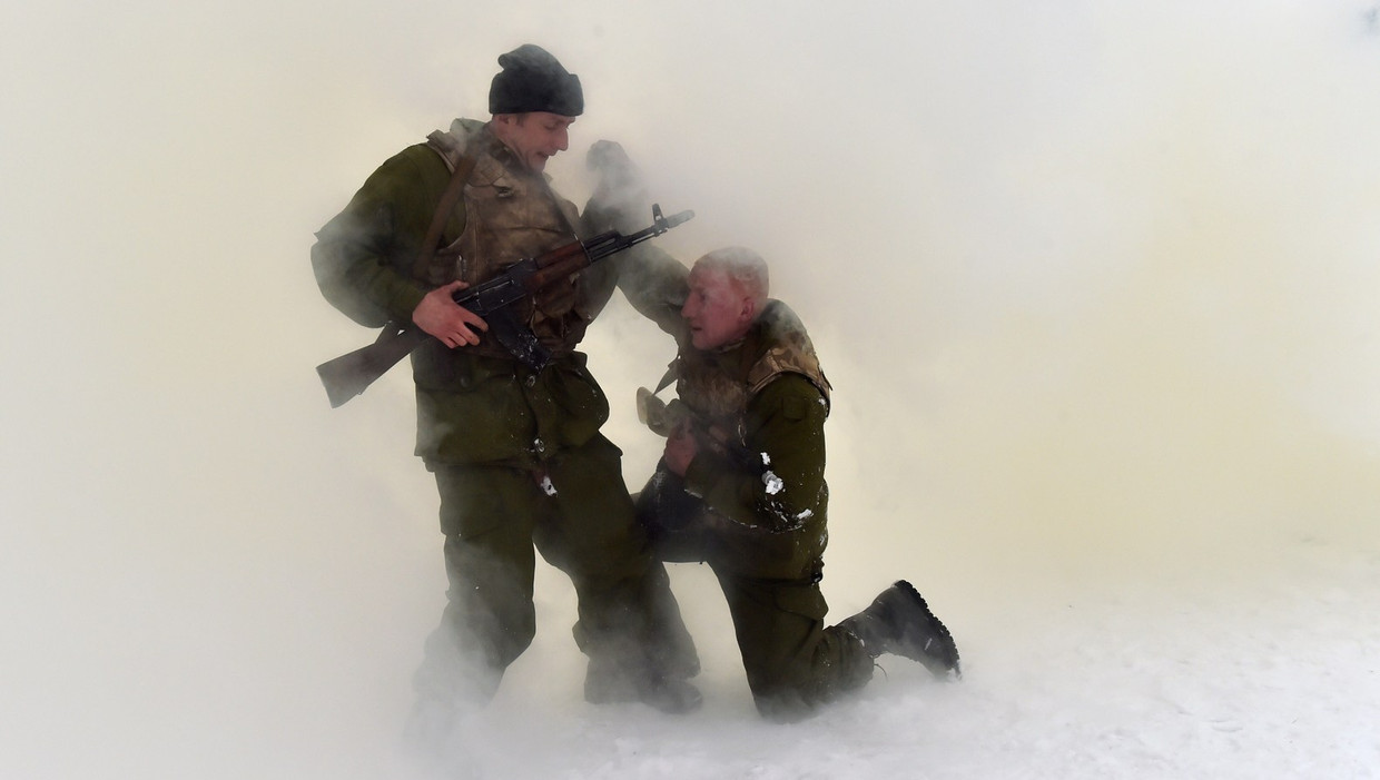 Oekraïense soldaten tijdens militaire oefeningen in het dorp Desna, in de regio Chernigiv. Beeld afp