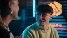 PREVIEW: Yaro ontmoet zijn celebrity crush Laura Tesoro in The Voice ...