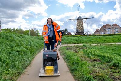 Zonder die scherpe schelpen kan iedereen weer een ommetje vestingwal doen in Willemstad