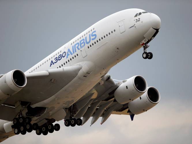 Allerlaatste Airbus A380 tekent hartje tijdens laatste testvlucht