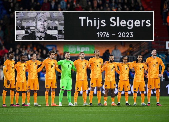 Minuut stilte in de Kuip voor Thijs Slegers.