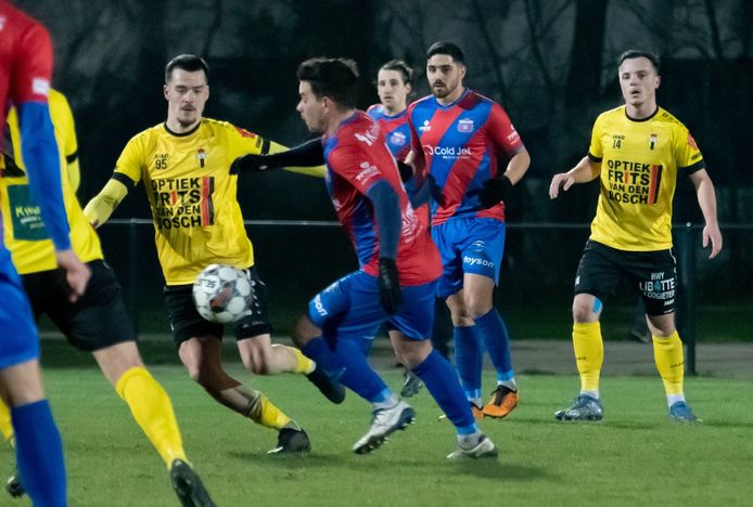 Alec Luyckx (l.) zag tegen Londerzeel zijn beslissende 3-1 afgekeurd waarop Berchem nog het deksel op de neus kreeg.