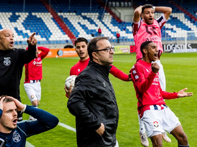 Van Bommel Willen Altijd Gas Geven Maar Dat Is Lastig Met Dit Benauwde Weer Sport Bd Nl