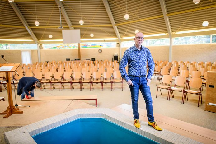Voorganger Fokko Stalman van de Baptistengemeente Vroomshoop. Na meer dan drie jaar heeft de Baptistengemeente weer een voorganger.