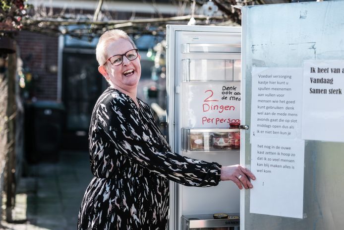 Viona heeft een goedlopende weggeefkast voor haar woning in Aalten.