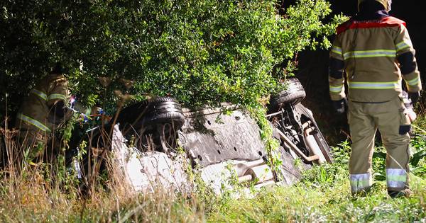 Automobilist overlijdt bij ongeluk in Deursen-Dennenburg.