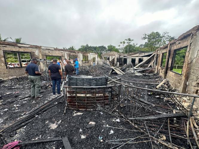 Meisje (15) beschuldigd van 19 moorden na dodelijke brand op school in Guyana