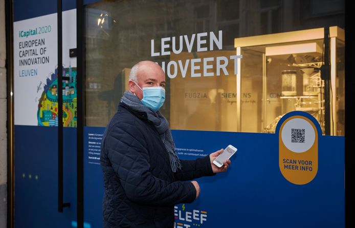 Leuven tovert etalages van leegstaande winkelpanden om tot unieke pareltjes