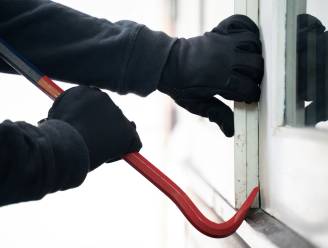 Het licht aanlaten is niet voldoende: hoe kan je wél een woninginbraak vermijden (zonder je energiefactuur de hoogte in te jagen)?