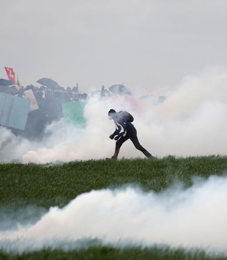 Affrontements en France autour des bassines:  pronostic vital engagé pour l’un des manifestants 