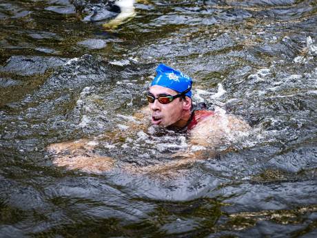 Zwemmen in Gouda voor onderzoek naar kanker, opbrengst voor deel naar fietstrainer in Groene Hart Ziekenhuis