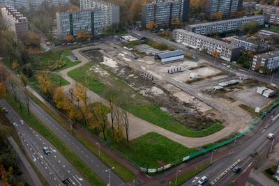 Veel onbegrip over kap van 67 bomen in Overvecht, want op de bouwplaats is het nog altijd muisstil