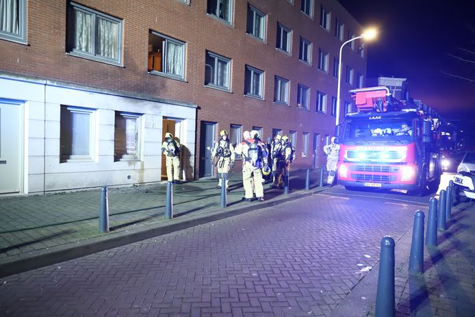 De explosie zorgde voor flink wat schade aan een woning in de Ter Heijdestraat in Den Haag.