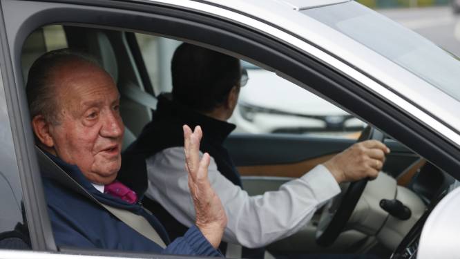 Afgetreden koning Juan Carlos die Spanje ontvluchtte brengt na 2 jaar elf uur bij familie door