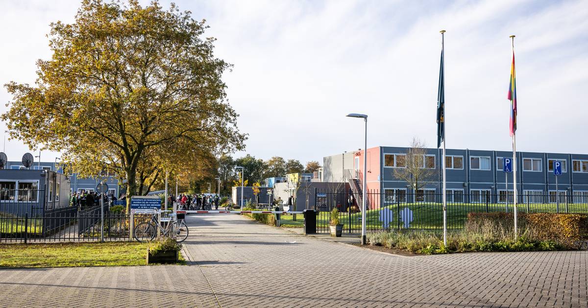 Hardenberg deelt azc-cijfers en vervolgt bekritiseerde zoektocht: ‘Niet afhankelijk van andere gemee