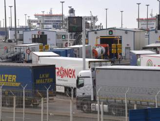 Opnieuw hinder op E40 in Veurne door stiptheidsacties van douaniers Calais en Duinkerke