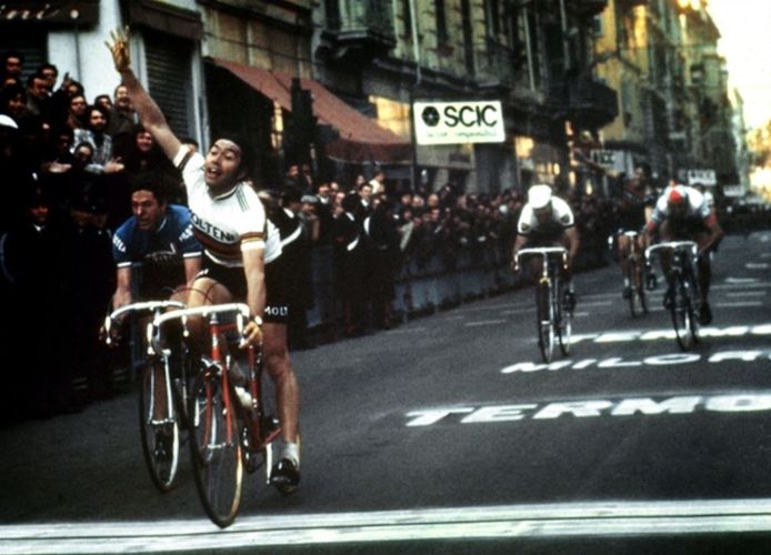 Eddy Merckx bij zijn zege in Milaan-Sanremo in 1975.
