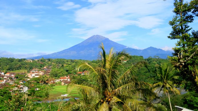 Mount Sumbing in Centraal-Java