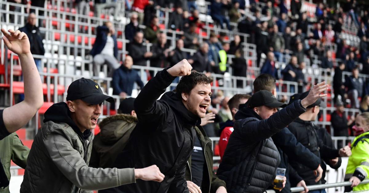 Full House Is Allowed Back In The Philips Stadium In Three Weeks Psv Is Still Practicing Against Paok Saloniki Psv Netherlands News Live