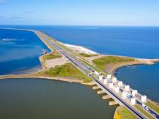 Bedrijven Urk blokkeren op laatste moment akkoord over bredere sluis Afsluitdijk: ‘Not amused’